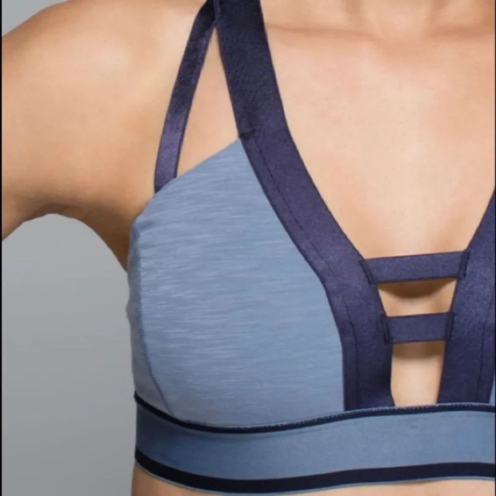Lululemon Inner Essence Bra - Picture 4 of 11